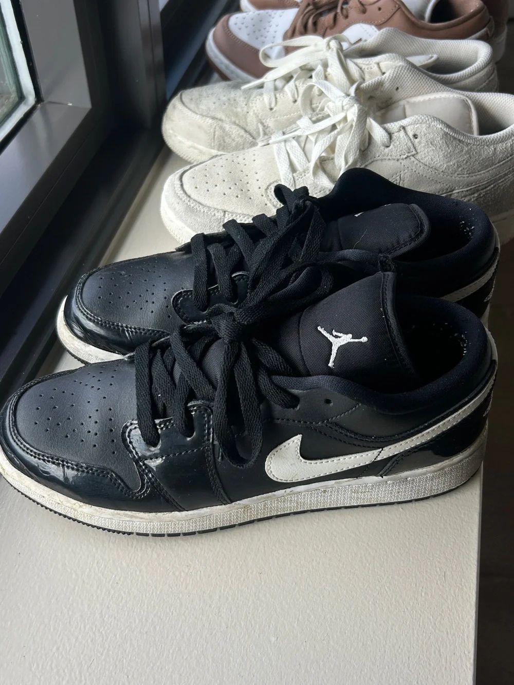 Nike Air Jordan 1 Low — Black / White